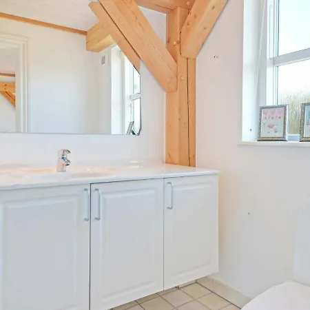 Two-bedroom In 5 Holiday home Blavand