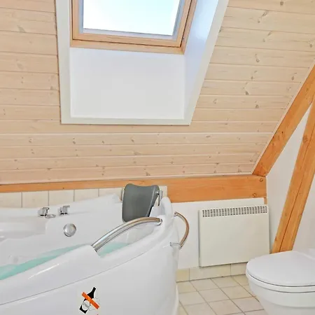 Holiday home Two-bedroom In 5 *