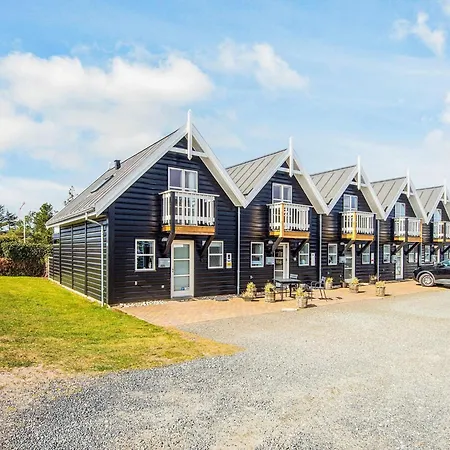 Holiday home Two-bedroom In 5 *