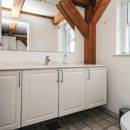 Holiday home Two-bedroom In 5 *