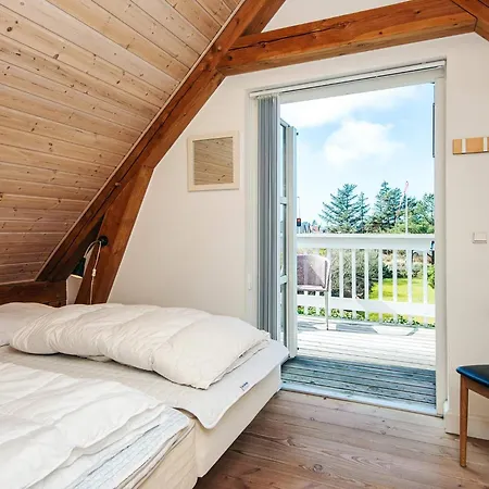 Two-bedroom In 5 Holiday home